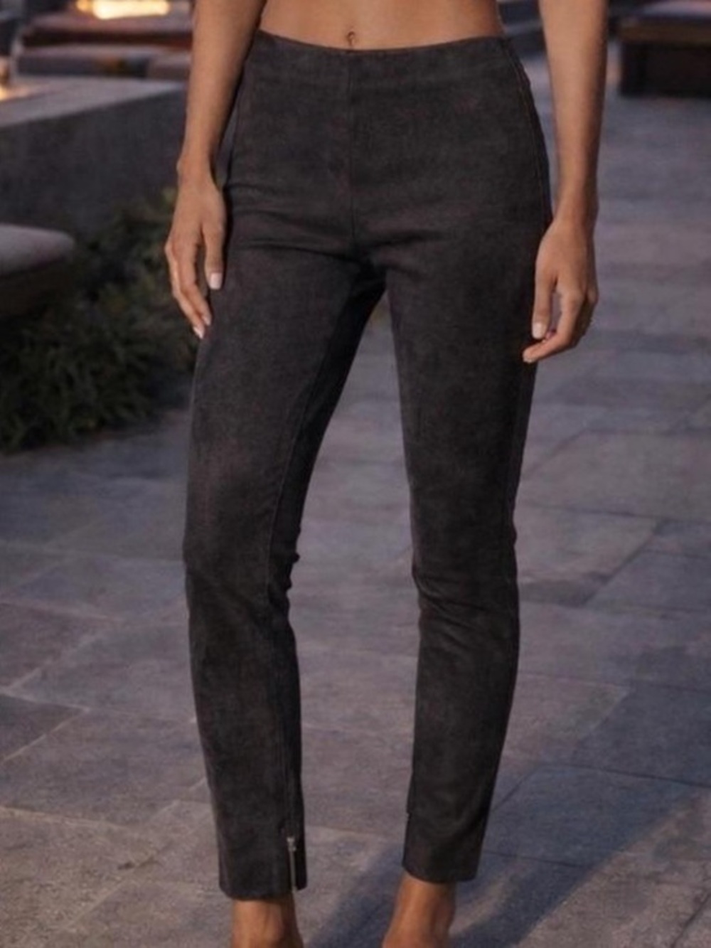 VINCE 100% Lamb Leather Charcoal Grey Pull-On Ankle-Zip Leggings, Size Small.